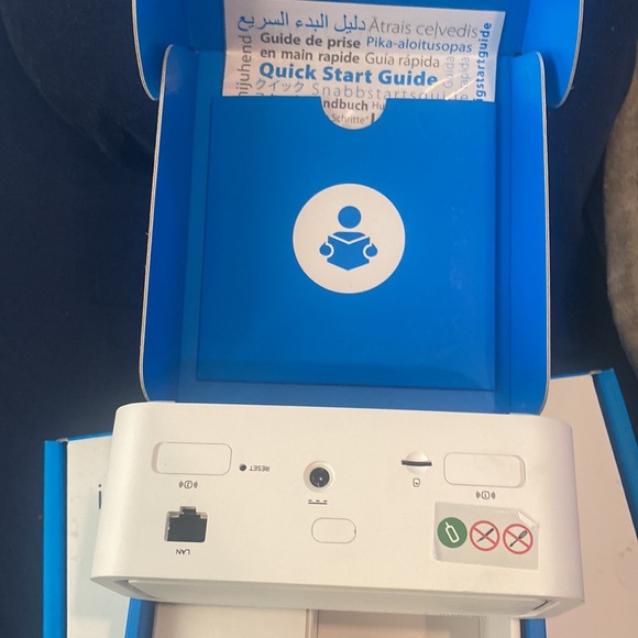 Router (inseego)Pre Owned - Picture 2 of 3